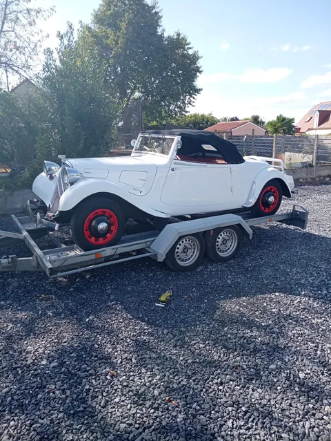 Citroën Traction 11BL cabriolet 1951 rénovée par l'Atelier des Belles Endormies