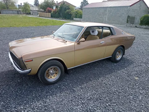 Toyota Corona Mark 2 1976 rénovée par l'Atelier des Belles Endormies