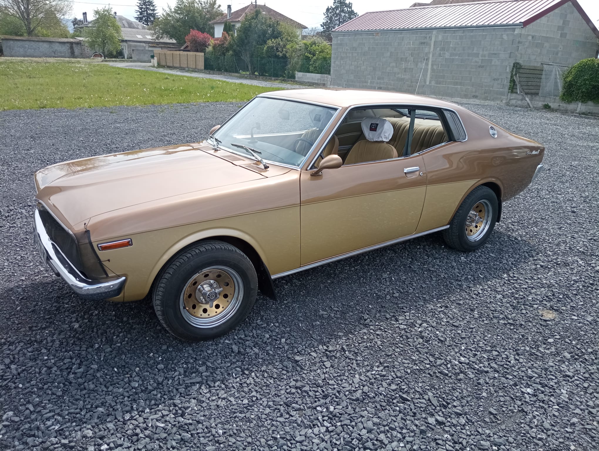 Toyota Corona Mark 2 1976 rénovée par l'Atelier des Belles Endormies